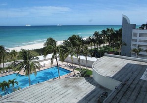 Ocean Front Casablanca Studios With Full Kitchens & Beach Access By Bl Rentals in Miami Beach