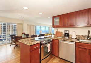 Panoramic Ocean Views Remodel - FREE Parking/Wi-Fi, AC, Washlet, Sleeps 6 in Honolulu