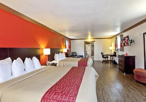 Red Roof Inn & Suites Monterey
