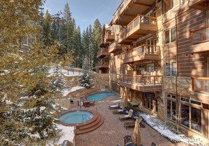 Ski-In Condo with Access to Sauna, Pool + Hot Tub in Dillon
