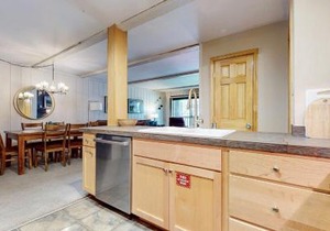 Summit 55 Apartment