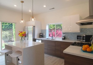 Sunsplashed, Fully Renovated Palm Springs Modern with Pool, Spa, Fire Pit