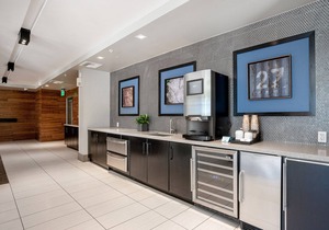 Trendy Redwood City 1BR w/Gym & Pool, 6 mins to Caltrain, by Blueground