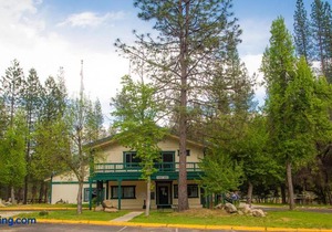 Yosemite Lakes Cabin 40