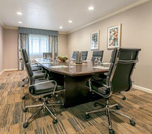 Holiday Inn Auburn Ihg Hotel 