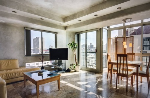 Cathedral Hill Condo | 1 bd, 1 be Condo. Views, gym, pool, jacuzzi, sauna, 24 hours security