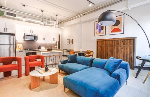 Historic Core Apartment | 1 Bedroom Condo with Rooftop Amenities – Pool, Jacuzzi & Breathtaking City Views