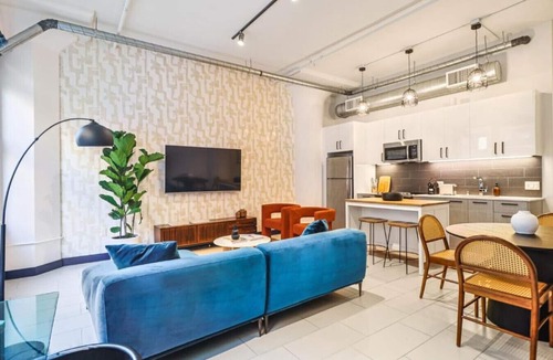 Historic Core Apartment | 1 Bedroom Condo with Rooftop Amenities – Pool, Jacuzzi & Breathtaking City Views
