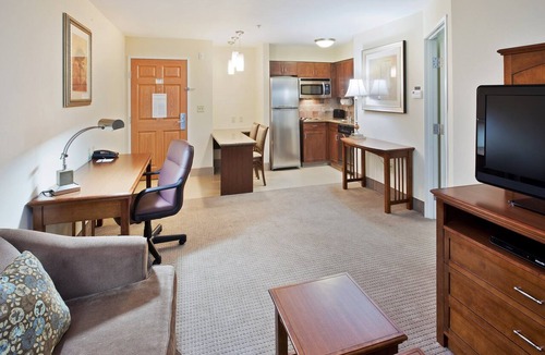 Reno/Tahoe Airport Condo | 1-Bedroom King Suite | Free Breakfast & Pool Reno