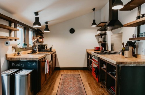 Nevada City House | 1 bedroom Modern Victorian in heart of downtown