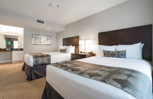 Brea Hotel | 1-Bedroom Suite w/Full Kitchen & Outdoor Pool: 2.7 mi to Craig Regional Park
