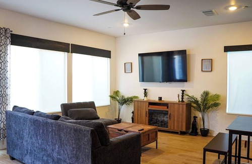 Hanford Apartment | 1 BR APT/Near Navy Base/Private Washer Dryer