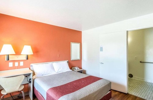 Redding Apartment | 1 Full Bed | ADA/RI Shower/Micfridge
