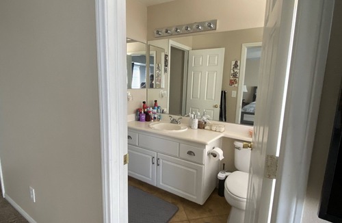 Las Vegas Villa | 1 master bedroom with private bathroom