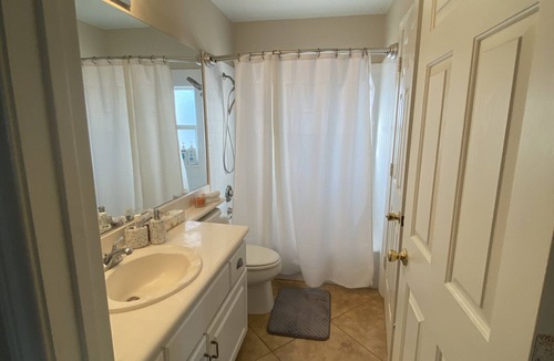 Las Vegas Villa | 1 master bedroom with private bathroom