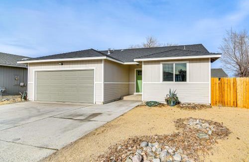 Fernley House | 1 Mi to Pioneer Crossing Casino: Fernley Retreat!
