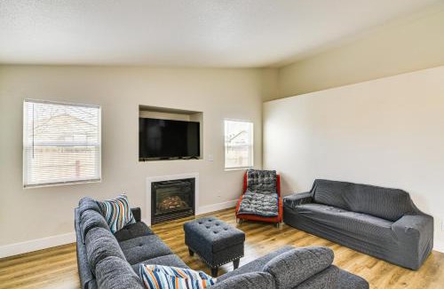 Fernley House | 1 Mi to Pioneer Crossing Casino: Fernley Retreat!