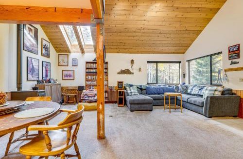 June Lake House | 1 Mi to Skiing! Cabin Hideaway on June Lake Loop