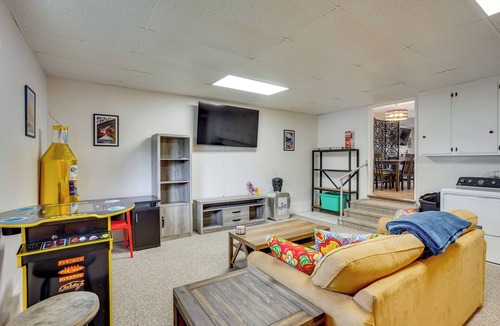 Hermosa Village House | 1 Mile to Downtown Disneyland R District