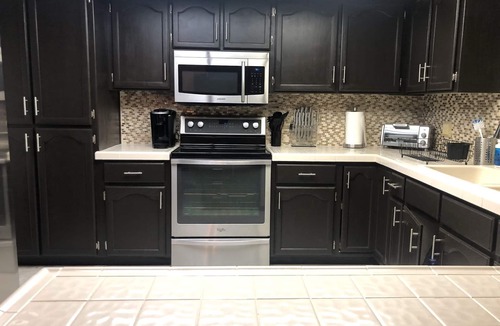 Lake Havasu City House | 1 min to Lake w/ Pool, Spa, BBQ, Family Home "The Pineapple House"