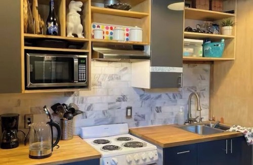 East Hollywood Hotel | 10-Bed Boutique Hostel in Hollywood/Silverlake- private Rental