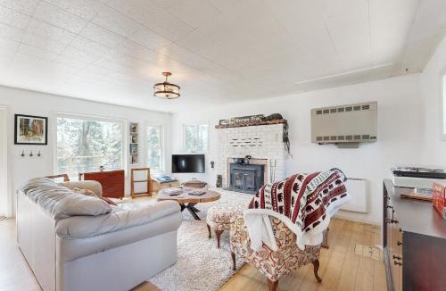 Arnold House | 10 Mi to Bear Valley Resort: Serene Mtn Retreat