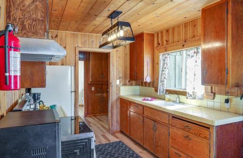 Tehachapi House | 10 Mi to Tehachapi Mountain Park: Mtn-View Cabin!