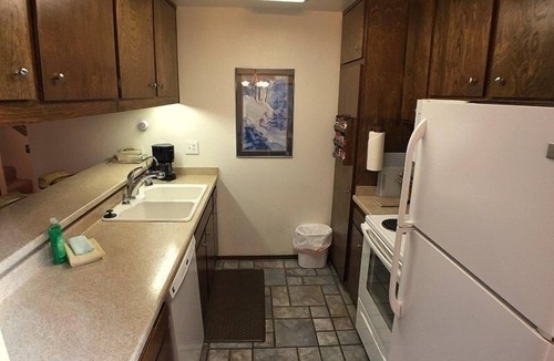 Mammoth Lakes Condo | 102 Standard by RedAwning