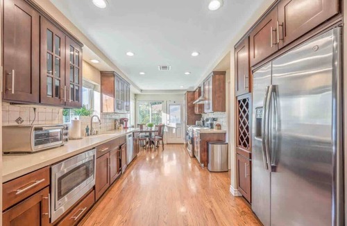 Tarzana House | 110-4BR Tarzana Retreat/Insurance Approved Stay