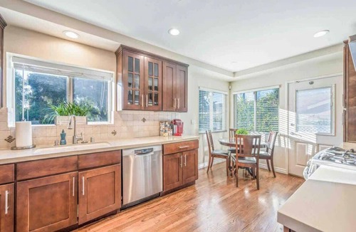 Tarzana House | 110-4BR Tarzana Retreat/Insurance Approved Stay