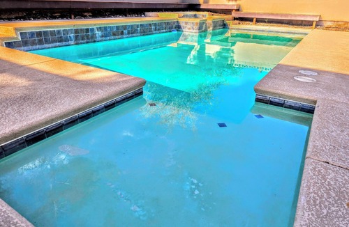 Paradise House | #112 Vegas "Baby" Chic' 5-bedroom with Pool/BBQ: min to Airport/Stadiums/LVStrip