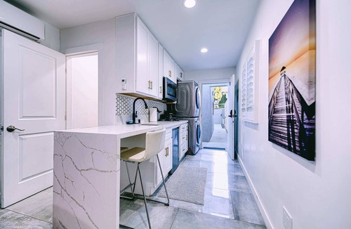 Santa Ana Apartment | 114D - Compact Studio - Couples Retreat