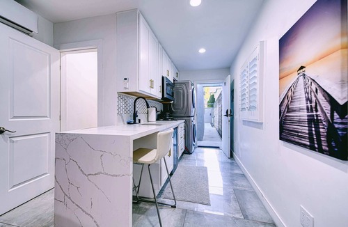 Santa Ana Apartment | 114D - Compact Studio - Couples Retreat