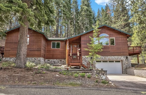 Pioneer Trail Ski Chalet | 1184C Angel's Air Lodge 3 Bedrooms, 2 Baths