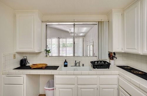 Downey Cottage | 12 Mi to Dtwn LA: Family Home w/Patio + Yard!