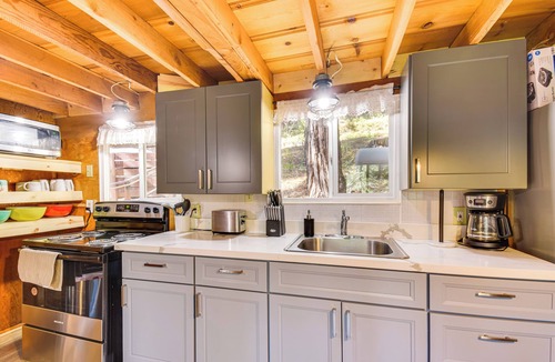 Long Barn Cabin | 15 Mi to Ski Resort: Cozy Cabin Near Long Barn!
