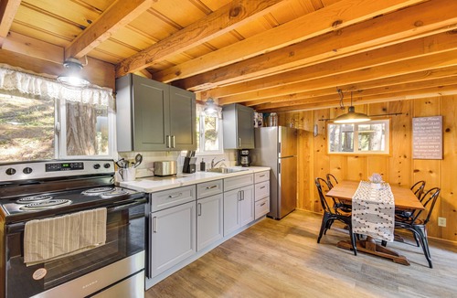 Long Barn Cabin | 15 Mi to Ski Resort: Cozy Cabin Near Long Barn!