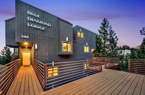 Tahoe Village House | 17Beds Luxury Estate Vacation Rental Lake Tahoe Gameroom Hot Tub Luxe11