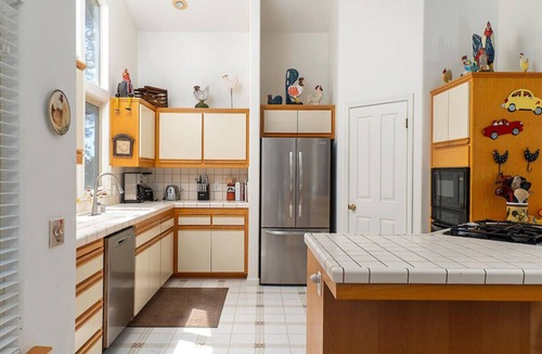 Marine Terrace House | 1965 Benson Avenue Lodge Hill