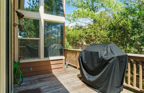 Marine Terrace House | 1965 Benson Avenue Lodge Hill