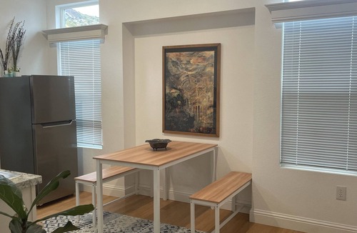 Agoura Hills House | 1bd/1ba retreat in Mountains, Pool, jacuzzi, gym! 8 min to Malibu beach!