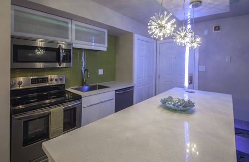 Las Vegas Strip Condo | 1BED 1BATH - SUPERB LOCATION - NEXT TO COSMO & BELLAGIO