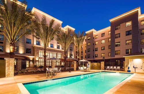 Irvine Business Complex Apartment | 1BR Queen Suite | Full Kitchen & Free Breakfast