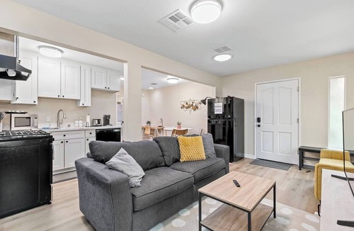 The Villas Apartment | 1BR Short Walk to Santana Row