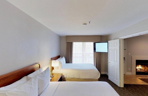 Brea Hotel | 1BR Suite w/Full Kitchen, Pool: 1.1 Mi to Brea Sports Park & Local Dining