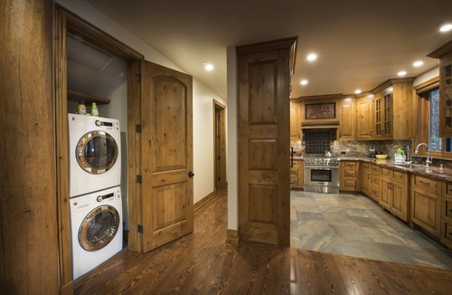North Wawona House | (1R) Creekside Retreat (2 Bedrooms Only)