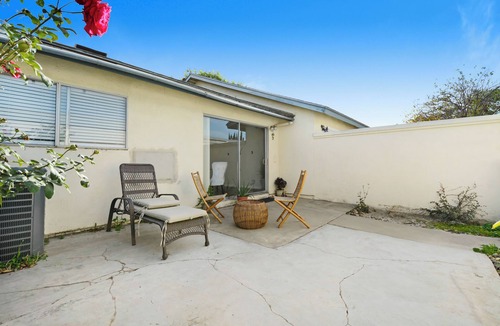 Northeast Anaheim Condo | 2 bedroom 1 bath beautiful condo in Placentia with WiFi, AC and two car garage