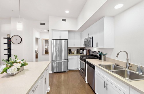 North Tustin Apartment | 2-bedroom beauty Walking Distance to Irvine Spectrum/15 minutes to disney