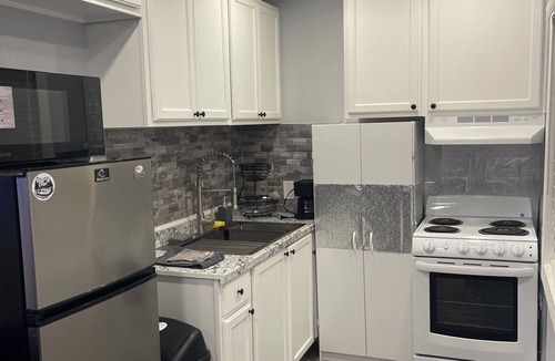 Modesto House | 2-bedroom house in wonderful Modesto with cool AC