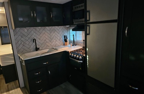 Gilroy House | 2-bedroom recreational vehicle in beautiful Gilroy with AC